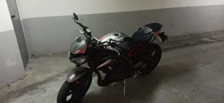 Triumph Street Triple R 675