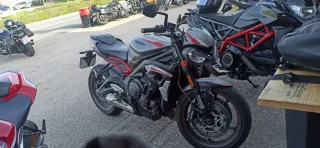 Triumph Street Triple R 675