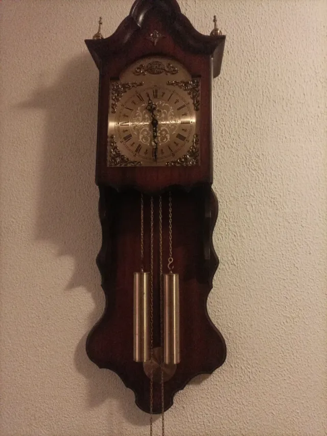 Reloj de pared antiguo