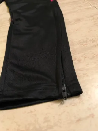 Pantalón chándal Adidas negro y rosa