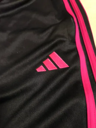 Pantalón chándal Adidas negro y rosa