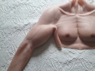 Torso Masculino de silicona muy realista