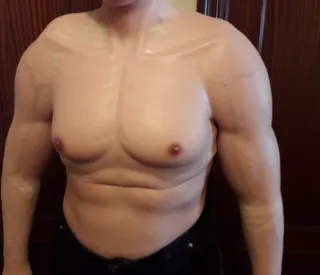 Torso Masculino de silicona muy realista