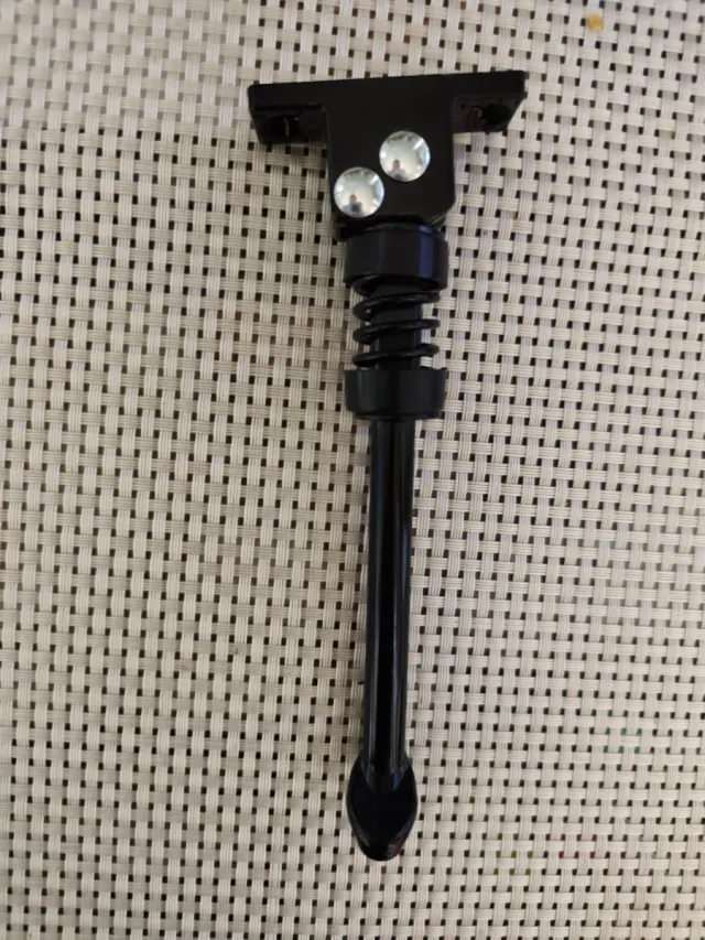 Soporte Pata Cabra Universal Negro