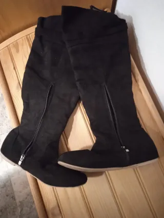 Botas altas ante negras sin estrenar