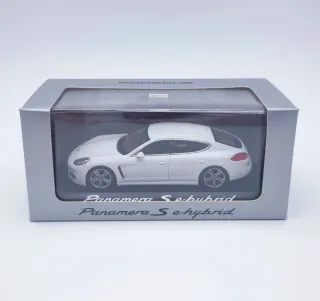 PORSCHE PANAMERA S E-HYBRID 1:43 MINICHAMPS