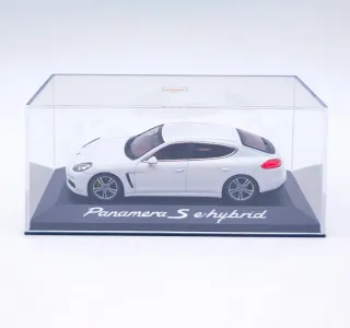 PORSCHE PANAMERA S E-HYBRID 1:43 MINICHAMPS