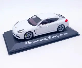 PORSCHE PANAMERA S E-HYBRID 1:43 MINICHAMPS