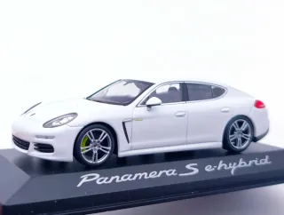 PORSCHE PANAMERA S E-HYBRID 1:43 MINICHAMPS