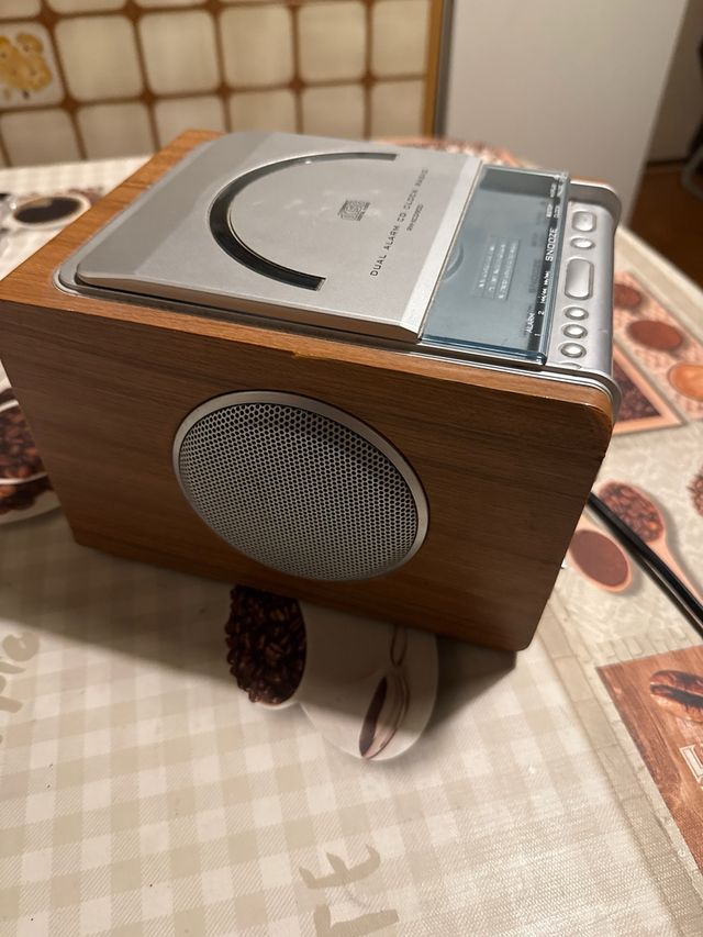 Radio Reloj Despertador Sanyo