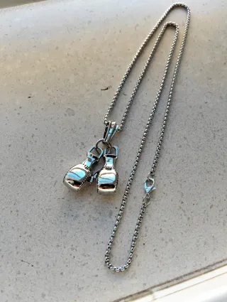 Cadena con colgante guantes boxeo