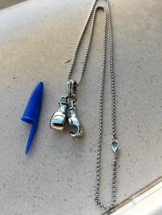 Cadena con colgante guantes boxeo