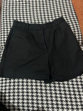 Pantalón corto negro