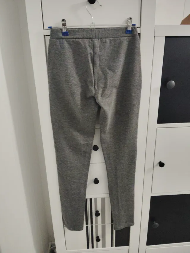 Pantalón niña gris con cremalleras