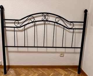 Cabecero de cama de metal negro