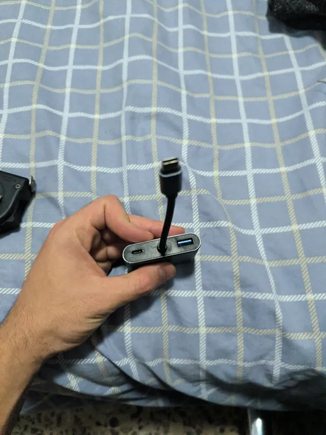 Adaptador USB-C a HDMI y VGA