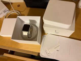 Apple Watch 42mm Plata + 2 Correas