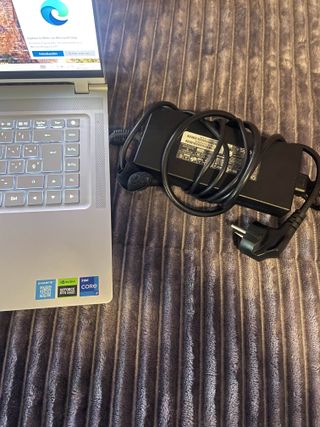 AERO 16 OLED – i7-13700H · RTX 4070 · Como Nuevo.