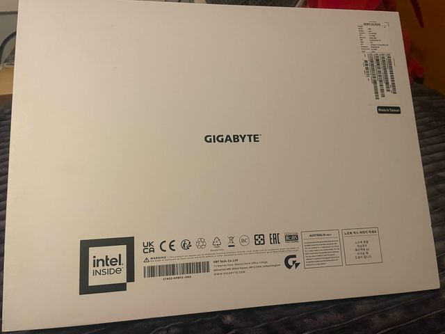 Portátil Gaming i7 + RTX 4070 · OLED 4K · Como Nvo