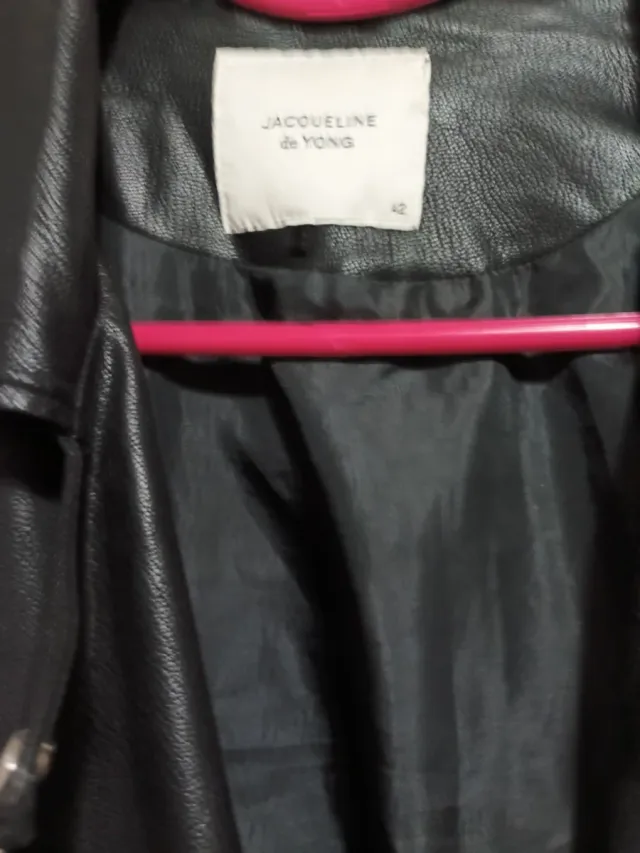 Chaqueta de cuero negra