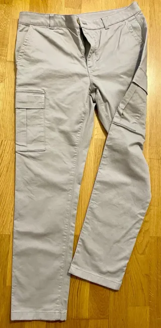 Pantalón cargo beige  De Zara Talla 42