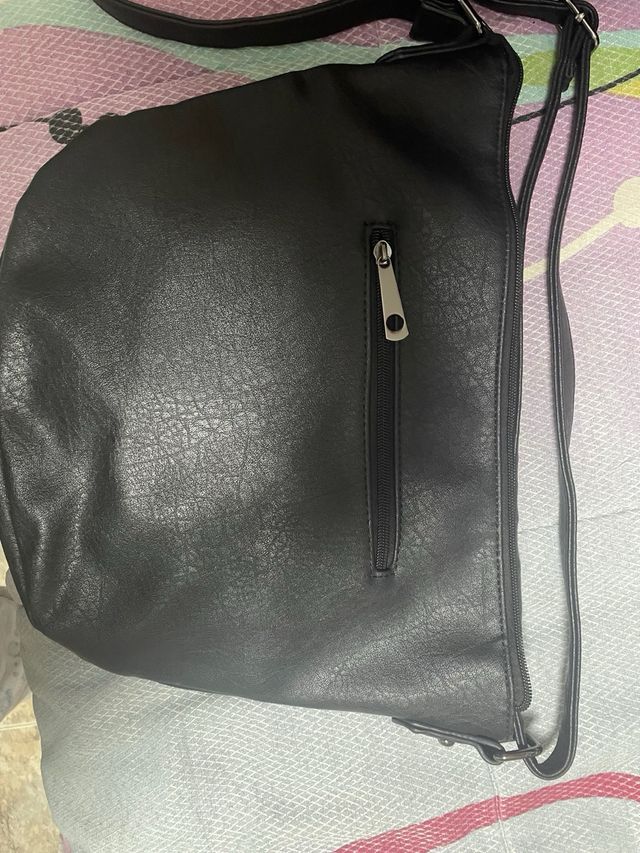 Bolso de cuero negro