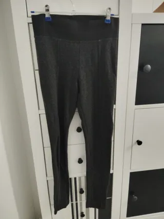 Pantalón gris chica