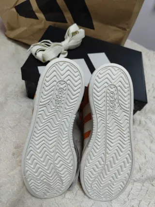 Zapatillas Adidas Naranja y Blanco