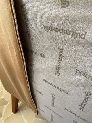 Poltrona in tessuto color écru, marca Poltronesofà