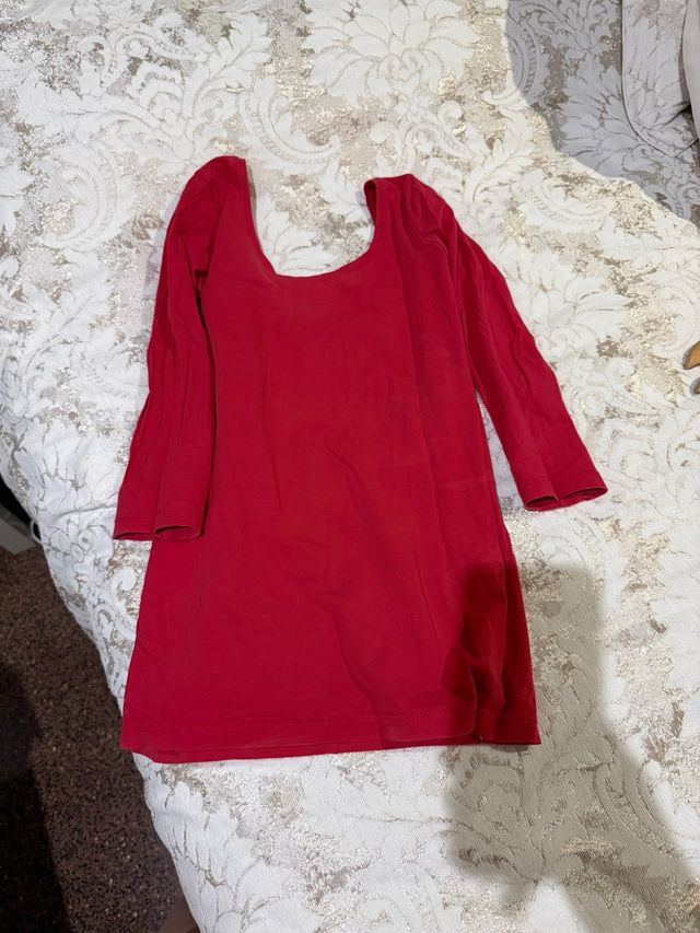 Blusa roja manga larga