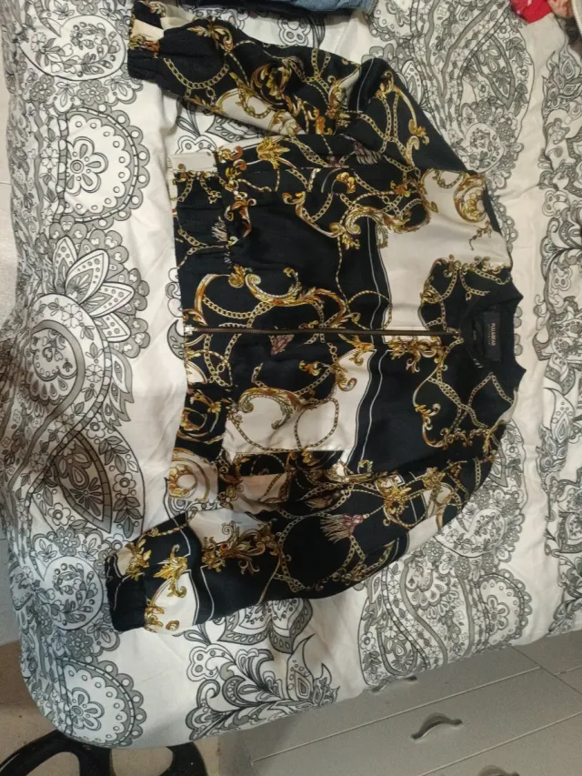 Chaqueta Bomber Pull&Bear Estampado Barroco