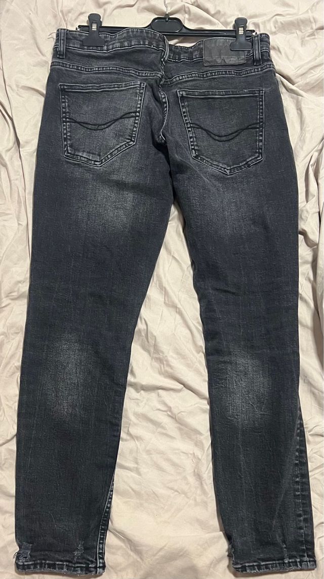 Pantalón vaquero Pull&Bear negro Talla 42