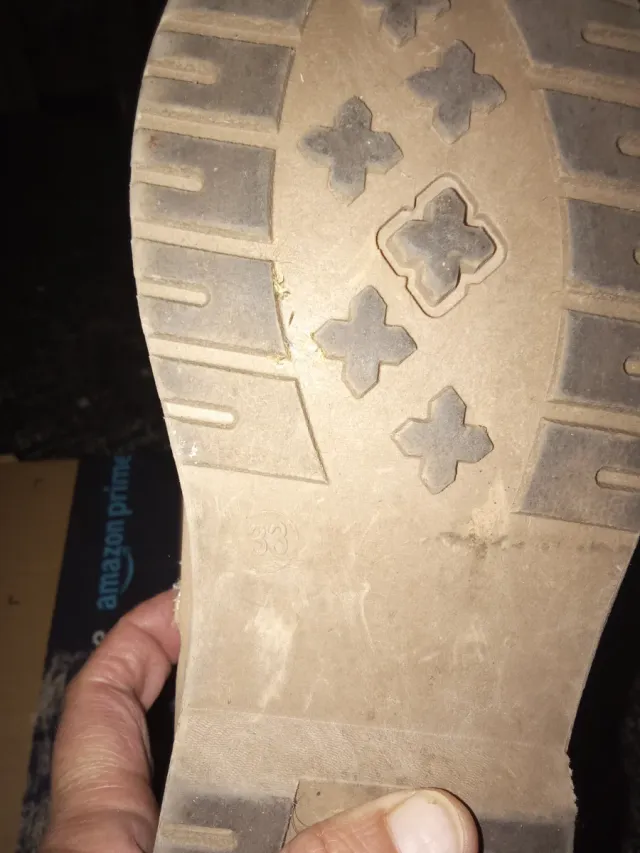 Botas de niña color beige