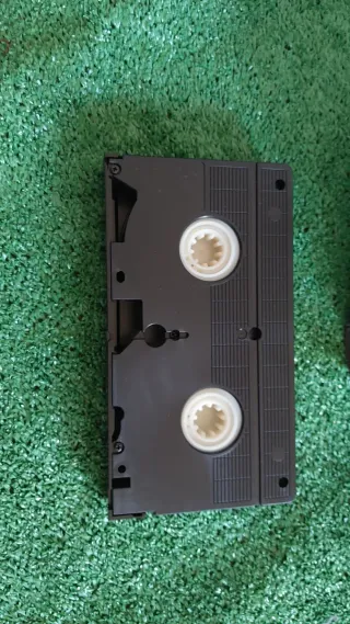 Cinta VHS Mundo Submarino Tiburones Cousteau