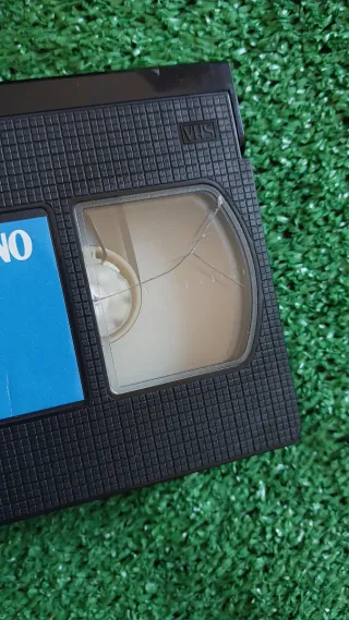 Cinta VHS Mundo Submarino Tiburones Cousteau