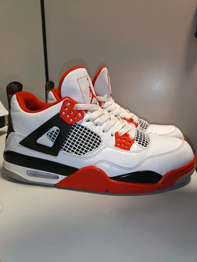 Jordan 4 Retro Fire Red Talla 43