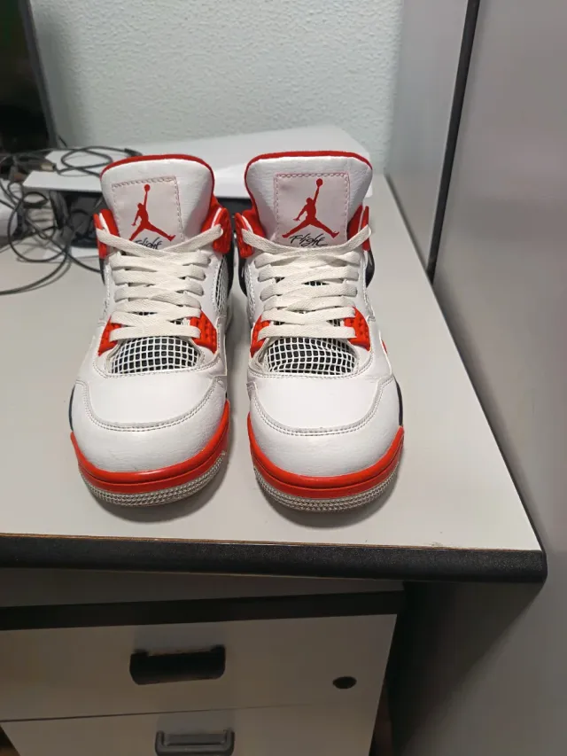 Jordan 4 Retro Fire Red Talla 43