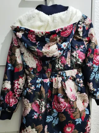 Abrigo floral Shein niña