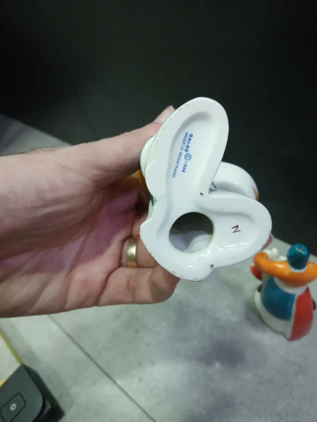 Pareja Figuras Galos Cerámica Multicolor