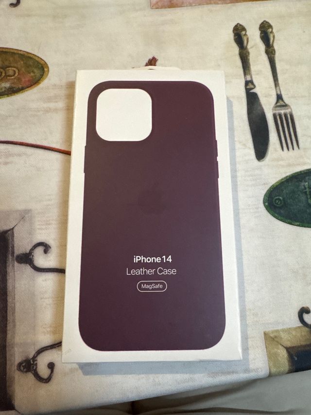 Custodia iPhone 14 in pelle MagSafe Viola