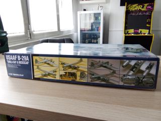 B-29A ENOLA GAY MAQUETA ACADEMY 1/72