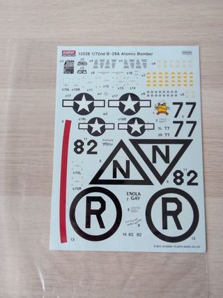 B-29A ENOLA GAY MAQUETA ACADEMY 1/72