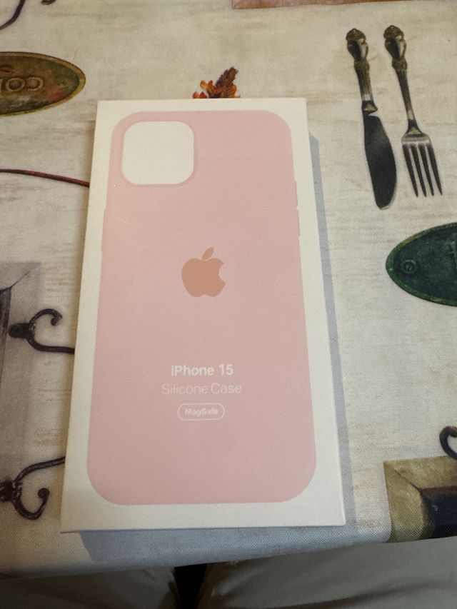 Custodia iPhone 15 Rosa in Silicone MagSafe