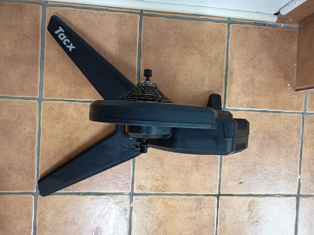 Rodillo de entrenamiento Tacx Flux Smart