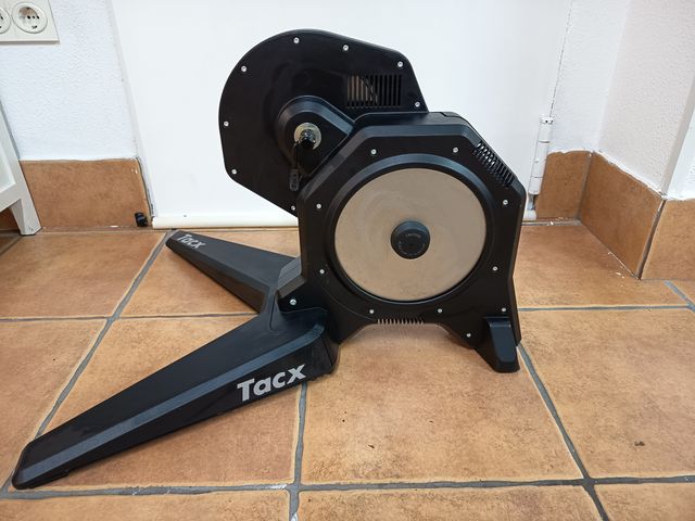 Rodillo de entrenamiento Tacx Flux Smart