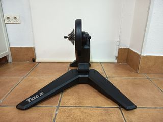 Rodillo de entrenamiento Tacx Flux Smart