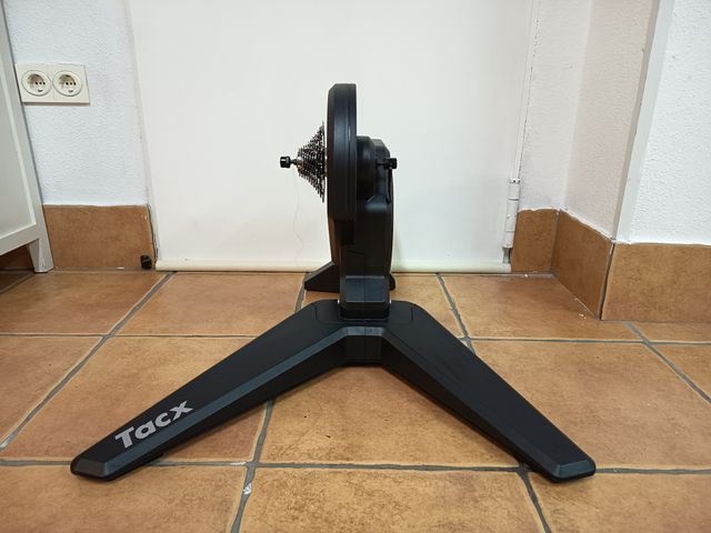 Rodillo de entrenamiento Tacx Flux Smart