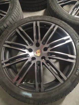 Llantas 21" válidas para Porsche Cayenne.