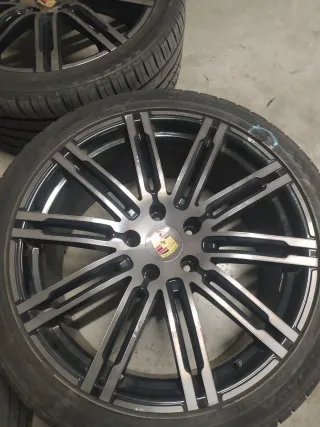 Llantas 21" válidas para Porsche Cayenne.