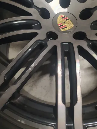 Llantas 21" válidas para Porsche Cayenne.